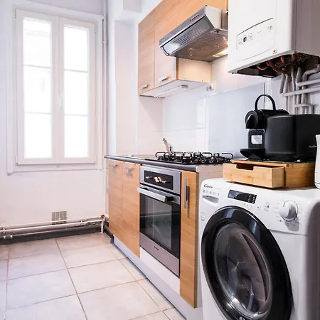 Daire Confort Hyper Centre, Proche Gare Avec Balcon *