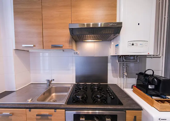 Appartement Avec Balcon à 250 M De La Gare, Hyper Centre Tours