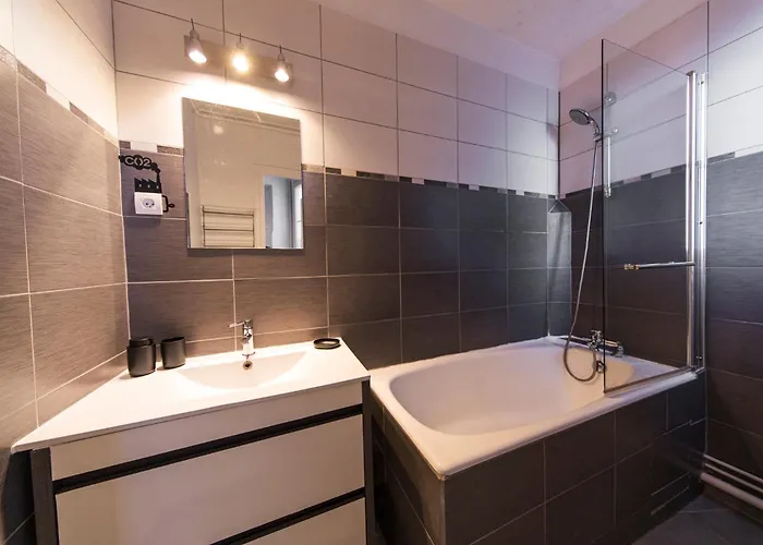 Confort Hyper Centre, Proche Gare Avec Balcon Apartament